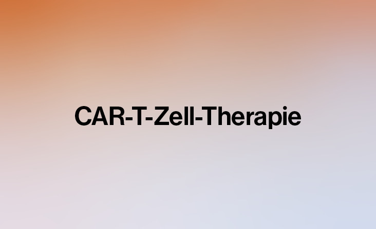 Schriftzug „CAR-T-Zell-Therapie“ auf Farbverlauf